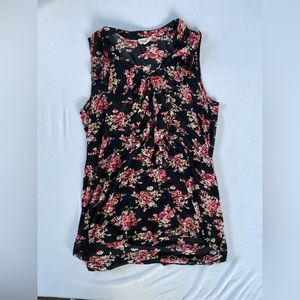 Sleeveless flowy blouse